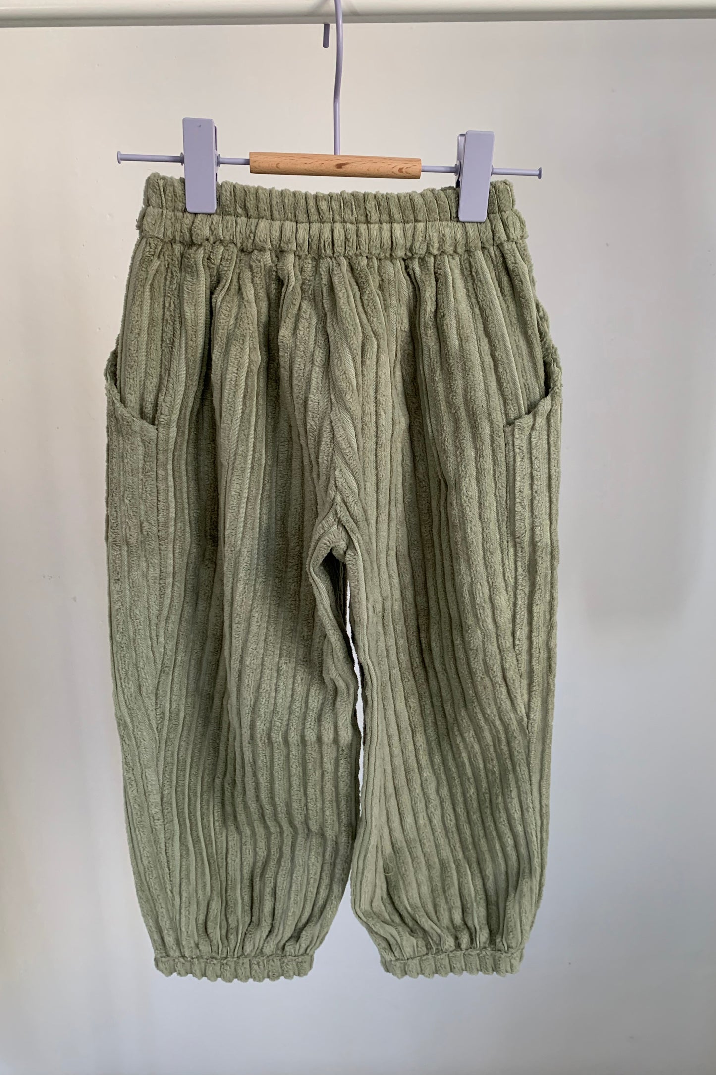 corduroy pants olive / vel. 98