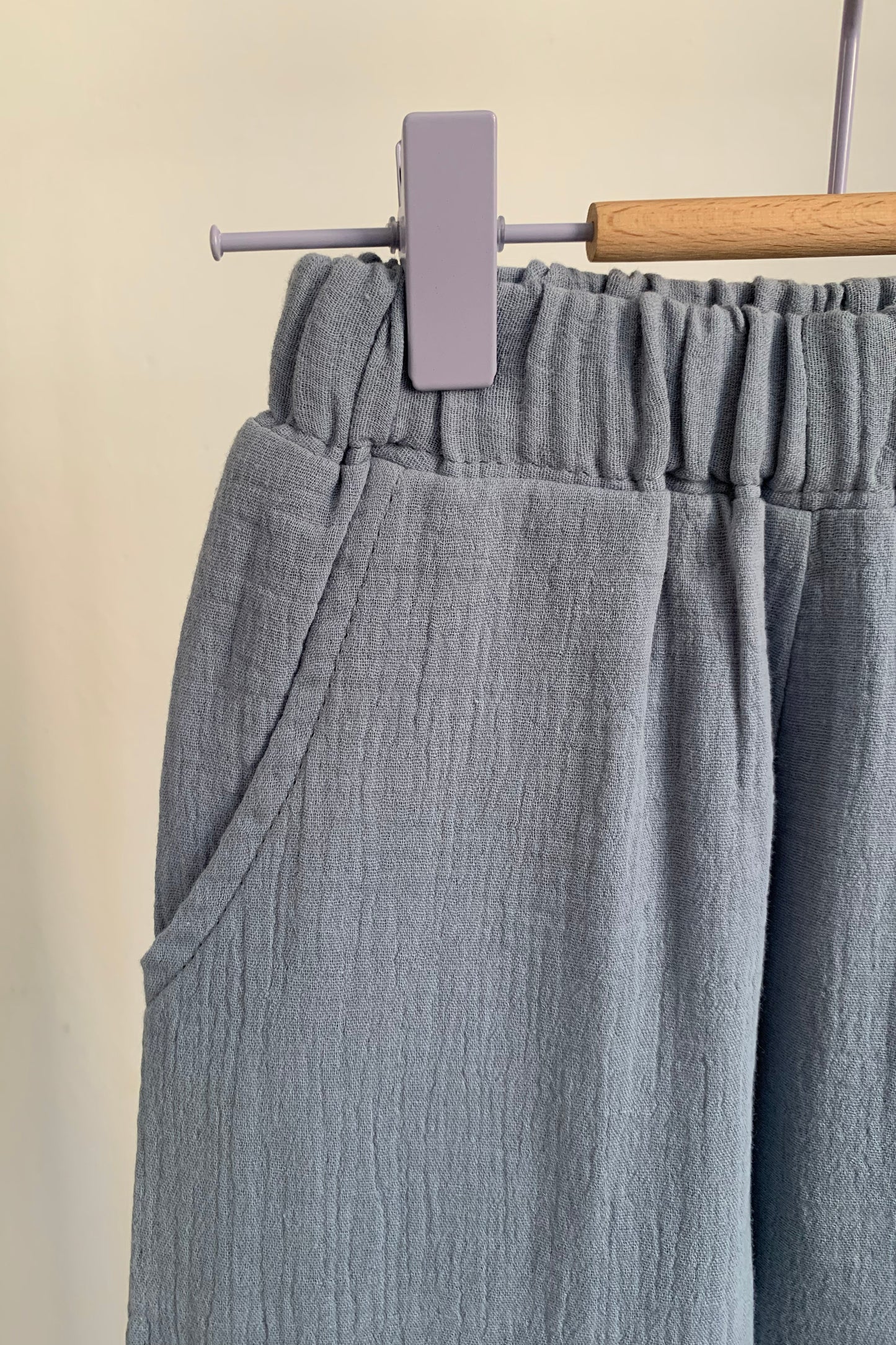 muslin pants light blue / vel. 104